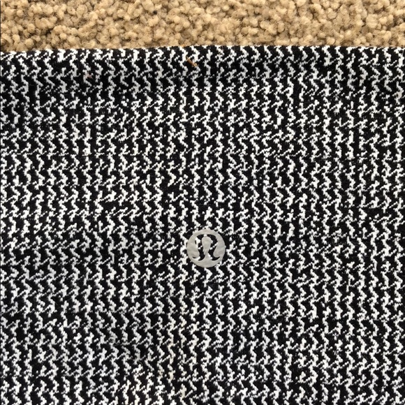 Lululemon hi-rise Wunder Under Pants - Picture 4 of 4